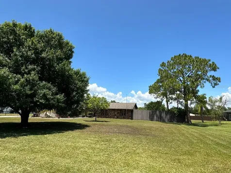 2485 N Stewart Street Kissimmee FL 34746