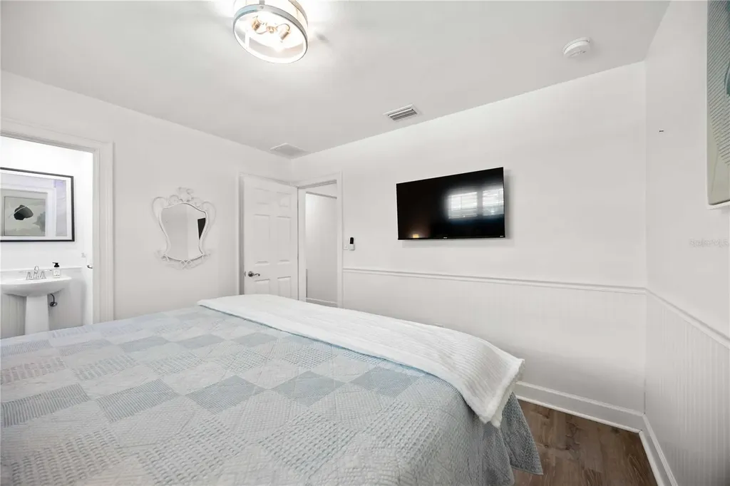 1865 Orchid Street Sarasota FL 34239