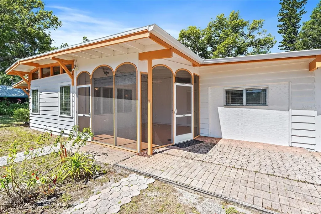 1030 Charlotte Avenue Sarasota FL 34237