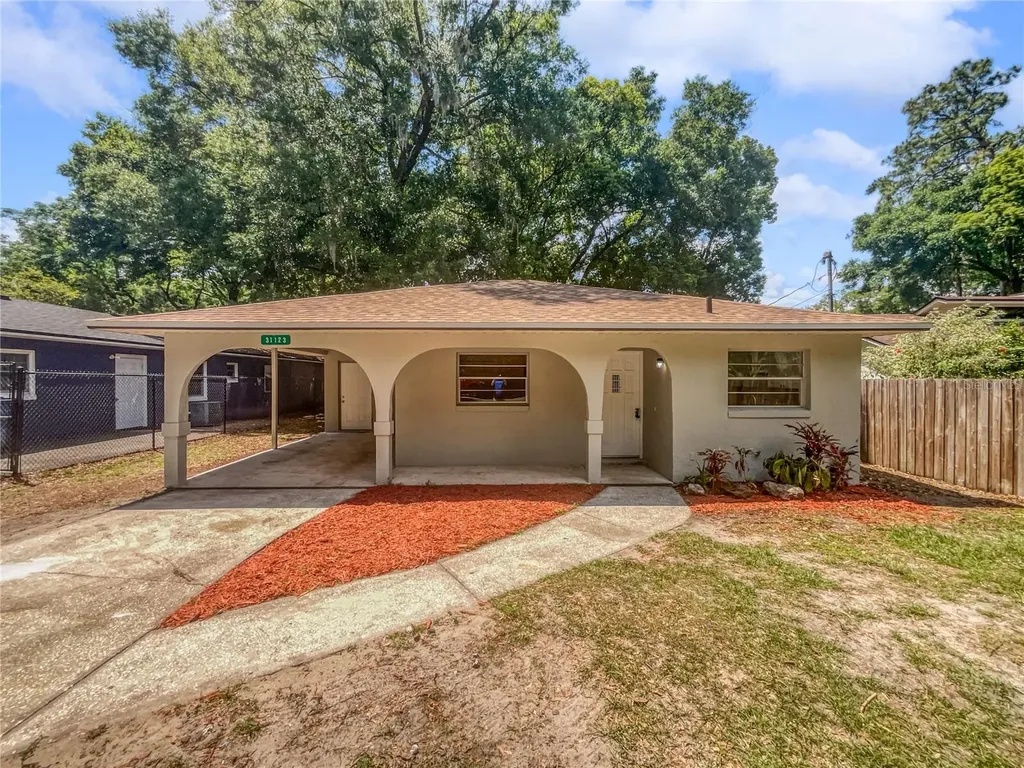 31123 Oakmont Avenue Sorrento FL 32776