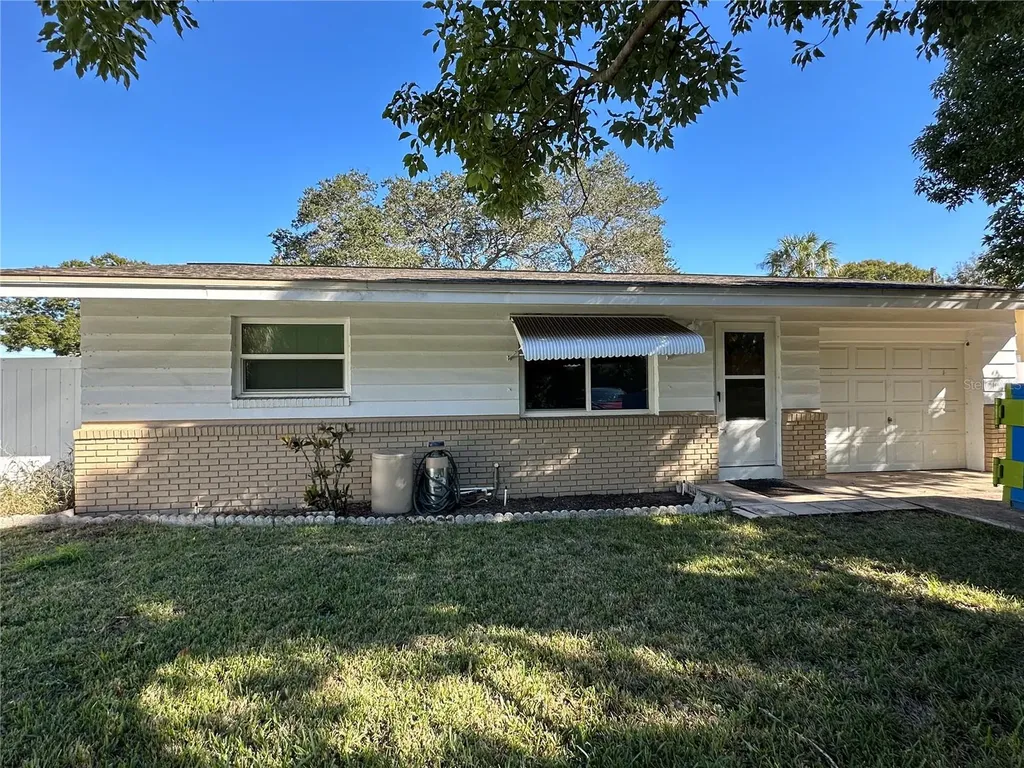 6073 60th Street N St Petersburg FL 33709