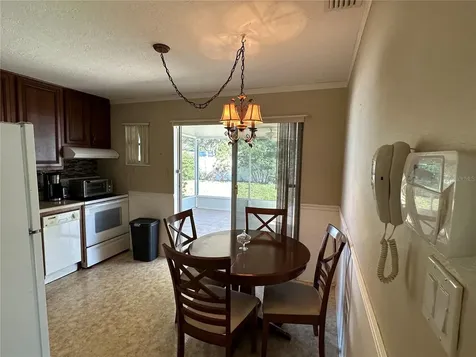 6073 60th Street N St Petersburg FL 33709