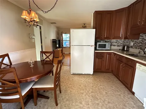 6073 60th Street N St Petersburg FL 33709