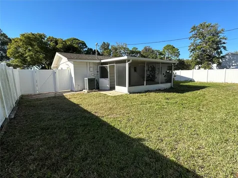 6073 60th Street N St Petersburg FL 33709