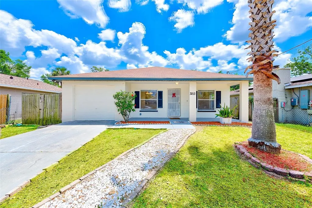 3213 E Giddens Avenue Tampa FL 33610