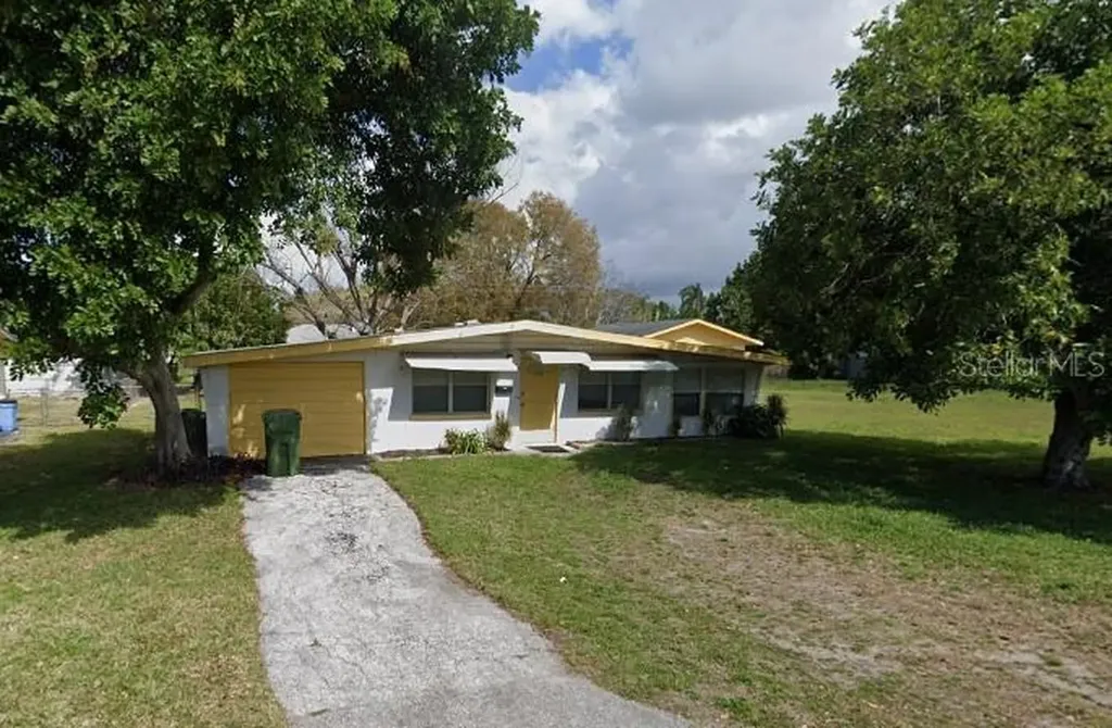 2502 25th Avenue W Bradenton FL 34205