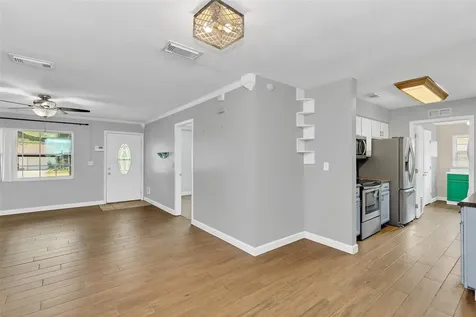 29 W Albatross Street Apopka FL 32712
