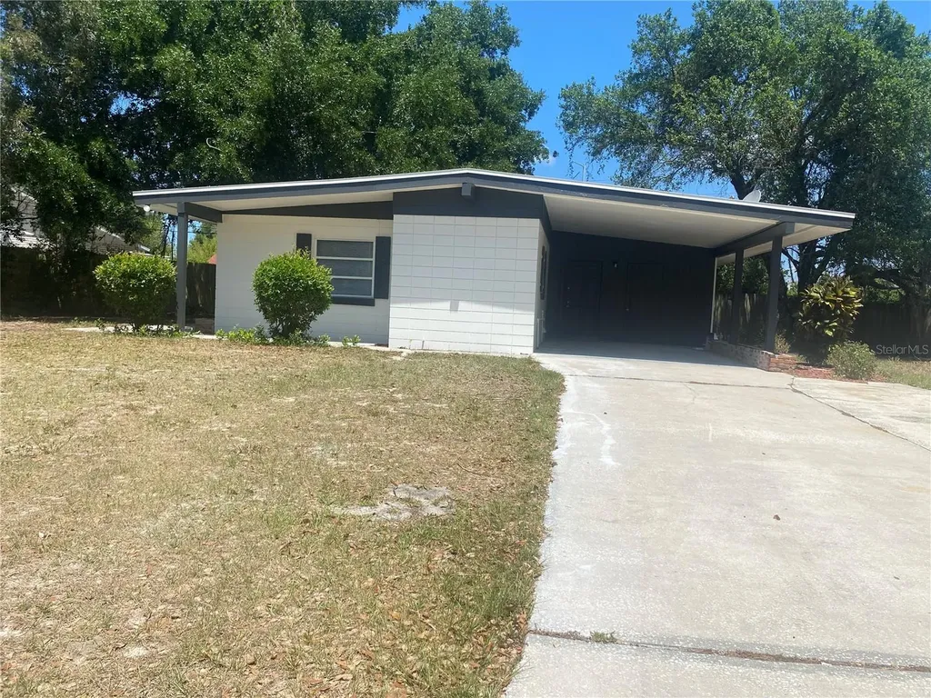 1303 Stately Oaks Drive NW Winter Haven FL 33881