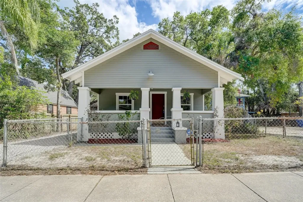 850 14th Avenue S St Petersburg FL 33701