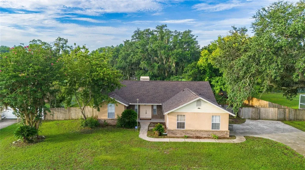 29246 Laughridge Place Wesley Chapel FL 33545