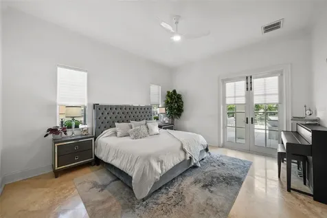4919 W Melrose Avenue S Tampa FL 33629