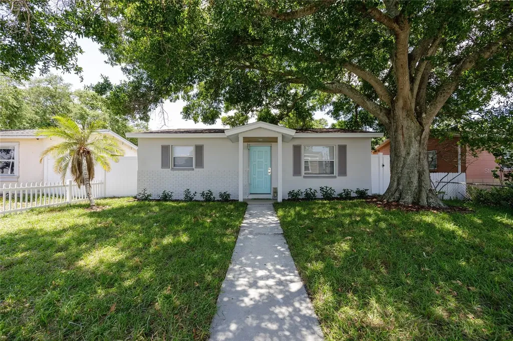 2474 40th Avenue N St Petersburg FL 33714