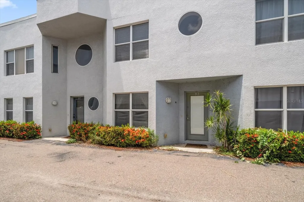 83 16th Street S St Petersburg FL 33705