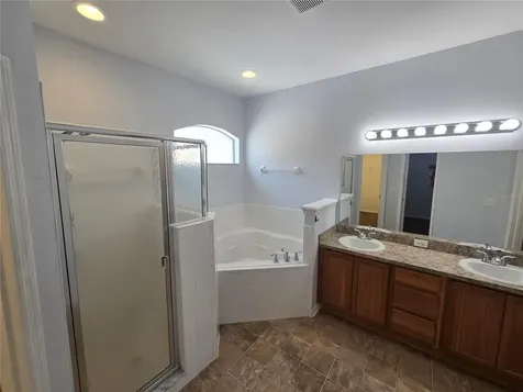 11303 Southwind Lake Drive Gibsonton FL 33534
