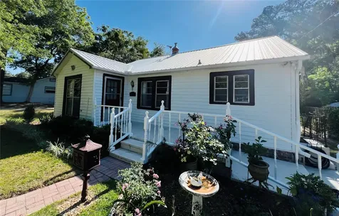 428 N Kentucky Avenue Deland FL 32724