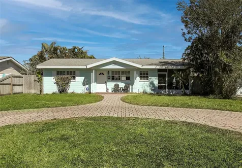 735 42nd Avenue NE St Petersburg FL 33703