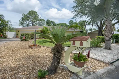 1728 Lagoon Court Lakeland FL 33803