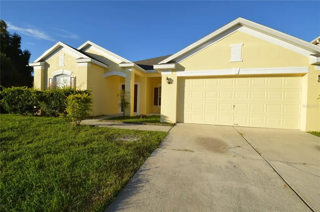 2221 The Oaks Boulevard Kissimmee FL 34746