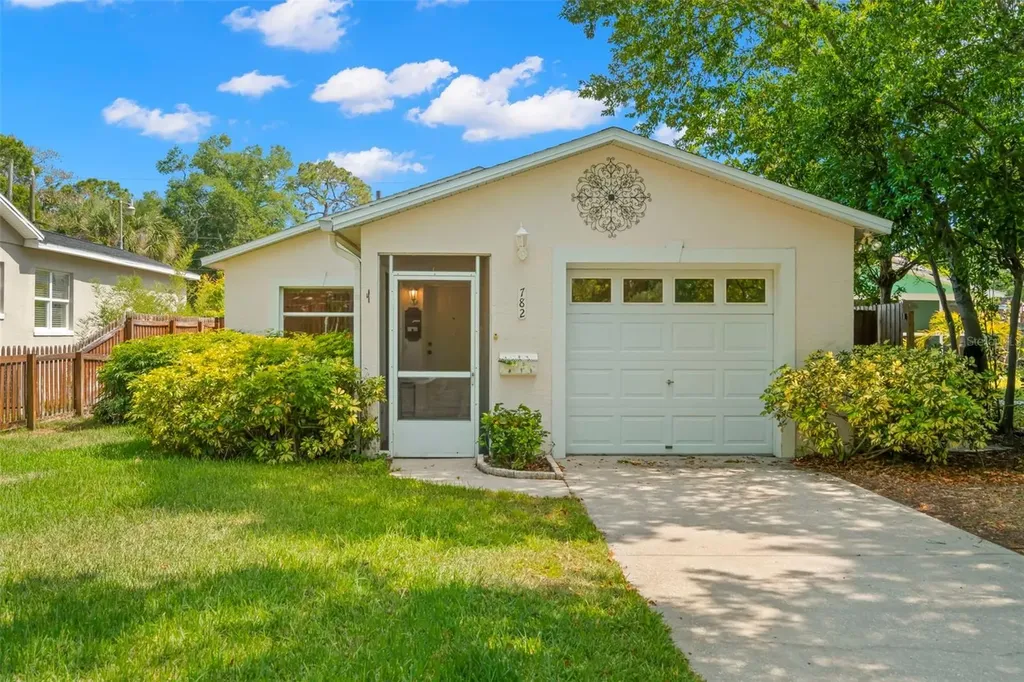 782 50th Avenue N St Petersburg FL 33703