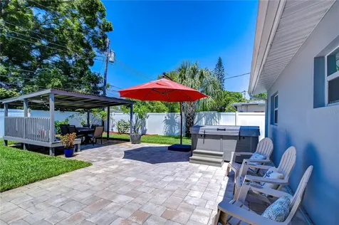 5635 24th Avenue N St Petersburg FL 33710