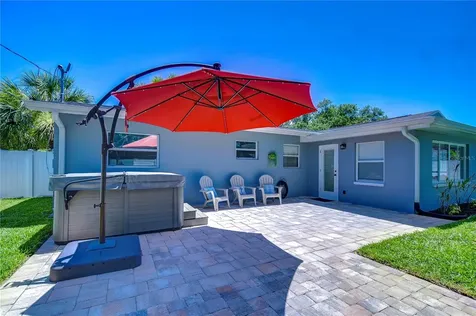5635 24th Avenue N St Petersburg FL 33710