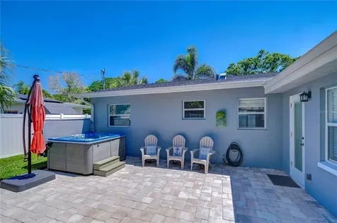 5635 24th Avenue N St Petersburg FL 33710