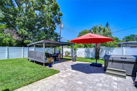 5635 24th Avenue N St Petersburg FL 33710