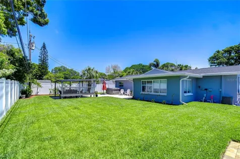 5635 24th Avenue N St Petersburg FL 33710