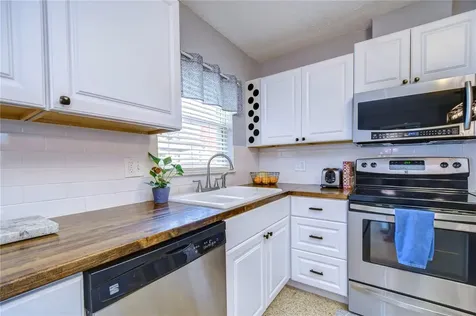 5635 24th Avenue N St Petersburg FL 33710