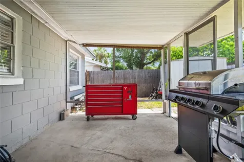 10116 Enchanted Oaks Court Tampa FL 33615