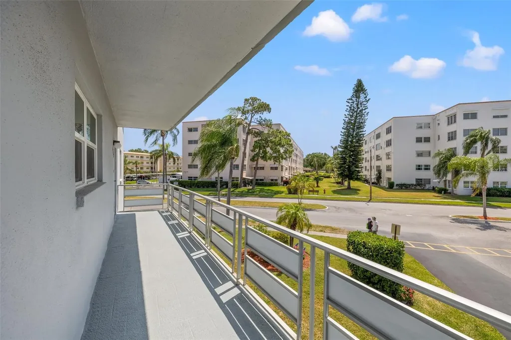5660 80th Street N St Petersburg FL 33709