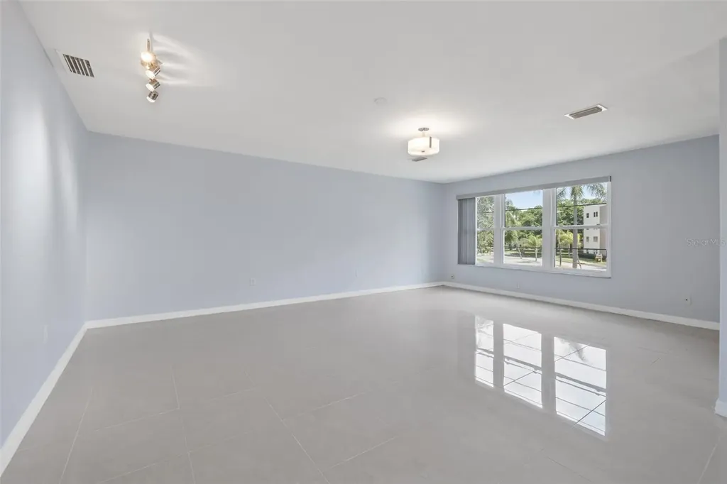5660 80th Street N St Petersburg FL 33709