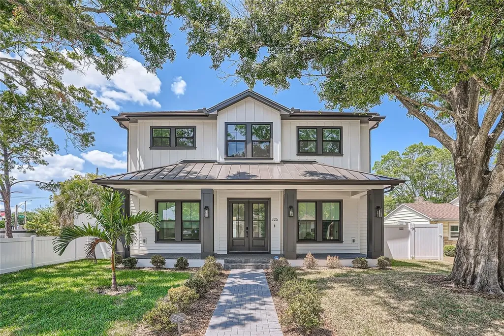 325 33rd Avenue N St Petersburg FL 33704