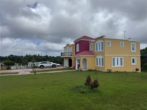 Camino Los Nieves Los Nieves 447 Int Isabela PR 00662