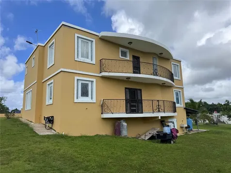 Camino Los Nieves Los Nieves 447 Int Isabela PR 00662