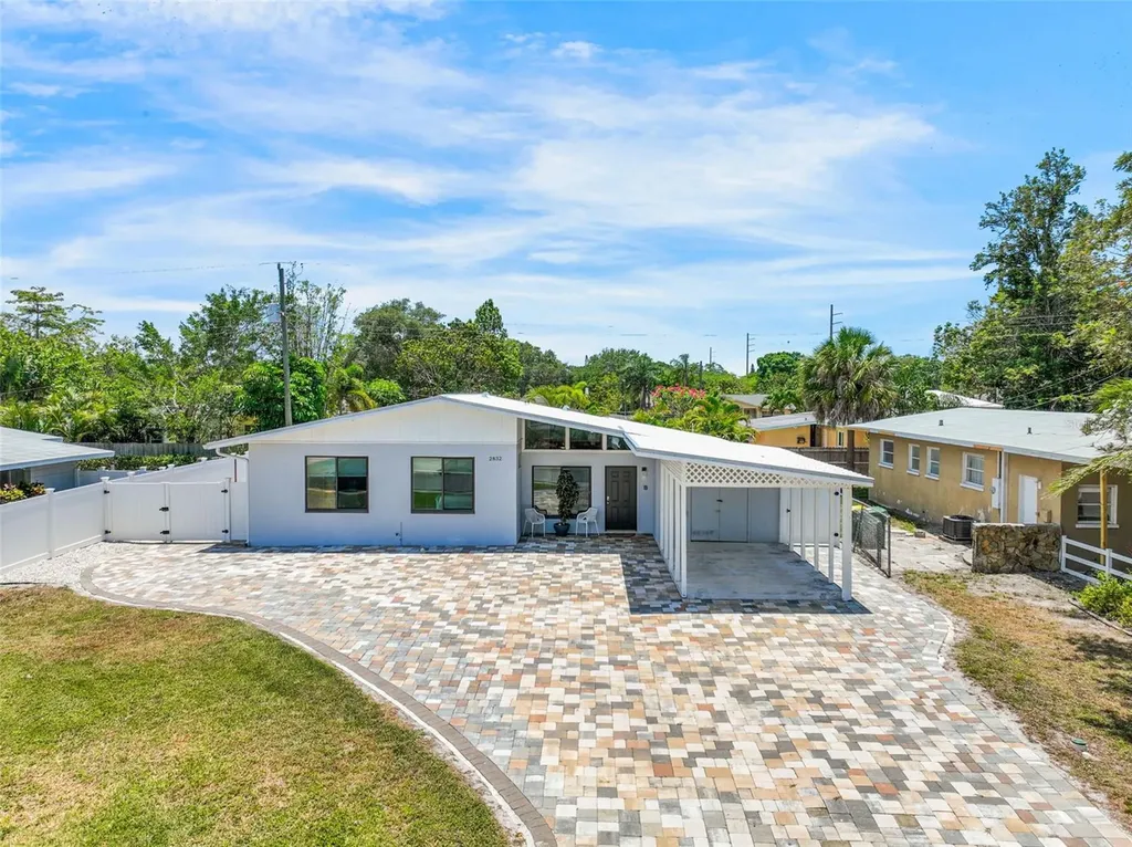 2832 Greenbriar Street Sarasota FL 34237