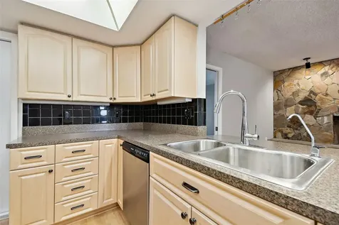 30 Village Lane Safety Harbor FL 34695