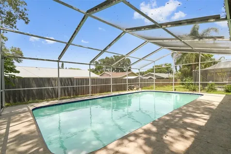 30 Village Lane Safety Harbor FL 34695