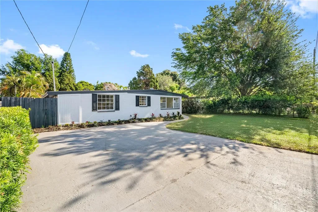 4111 W Olive Street Tampa FL 33616