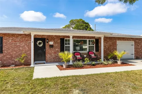 6136 36th Avenue N St Petersburg FL 33710