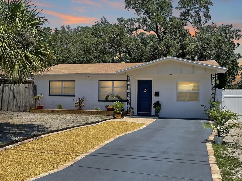 5234 6th Street S St Petersburg FL 33705