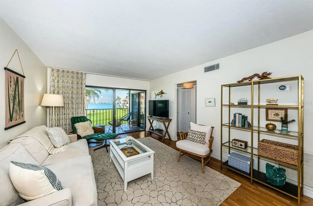 6295 Bahia Del Mar Circle St Petersburg FL 33715