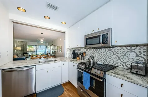 6295 Bahia Del Mar Circle St Petersburg FL 33715
