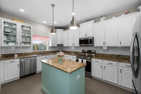 11013 Standing Stone Drive Wimauma FL 33598