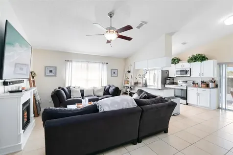 13832 Glasser Avenue Orlando FL 32826