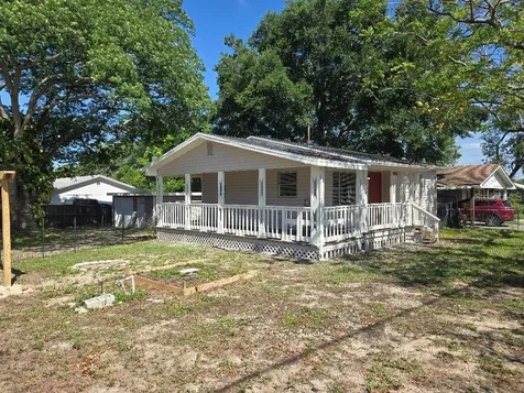 9902 N 46th Street Tampa FL 33617