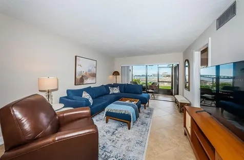 6365 Bahia Del Mar Boulevard St Petersburg FL 33715