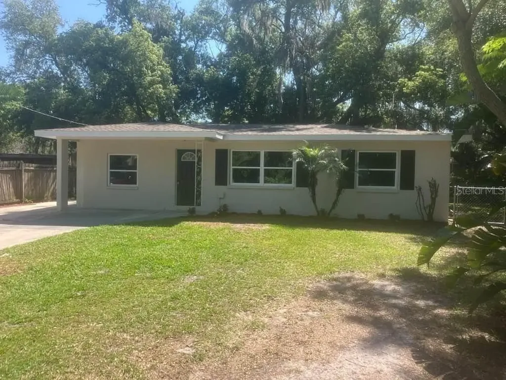 1108 N Palm Drive Plant City FL 33563