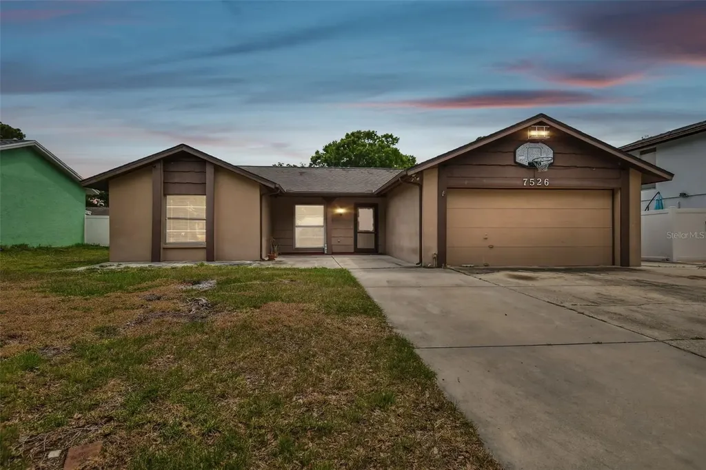 7526 Twelve Oaks Boulevard Tampa FL 33634