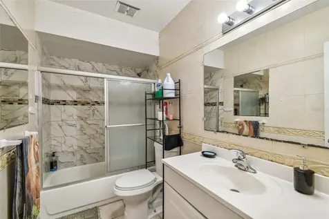 7526 Twelve Oaks Boulevard Tampa FL 33634